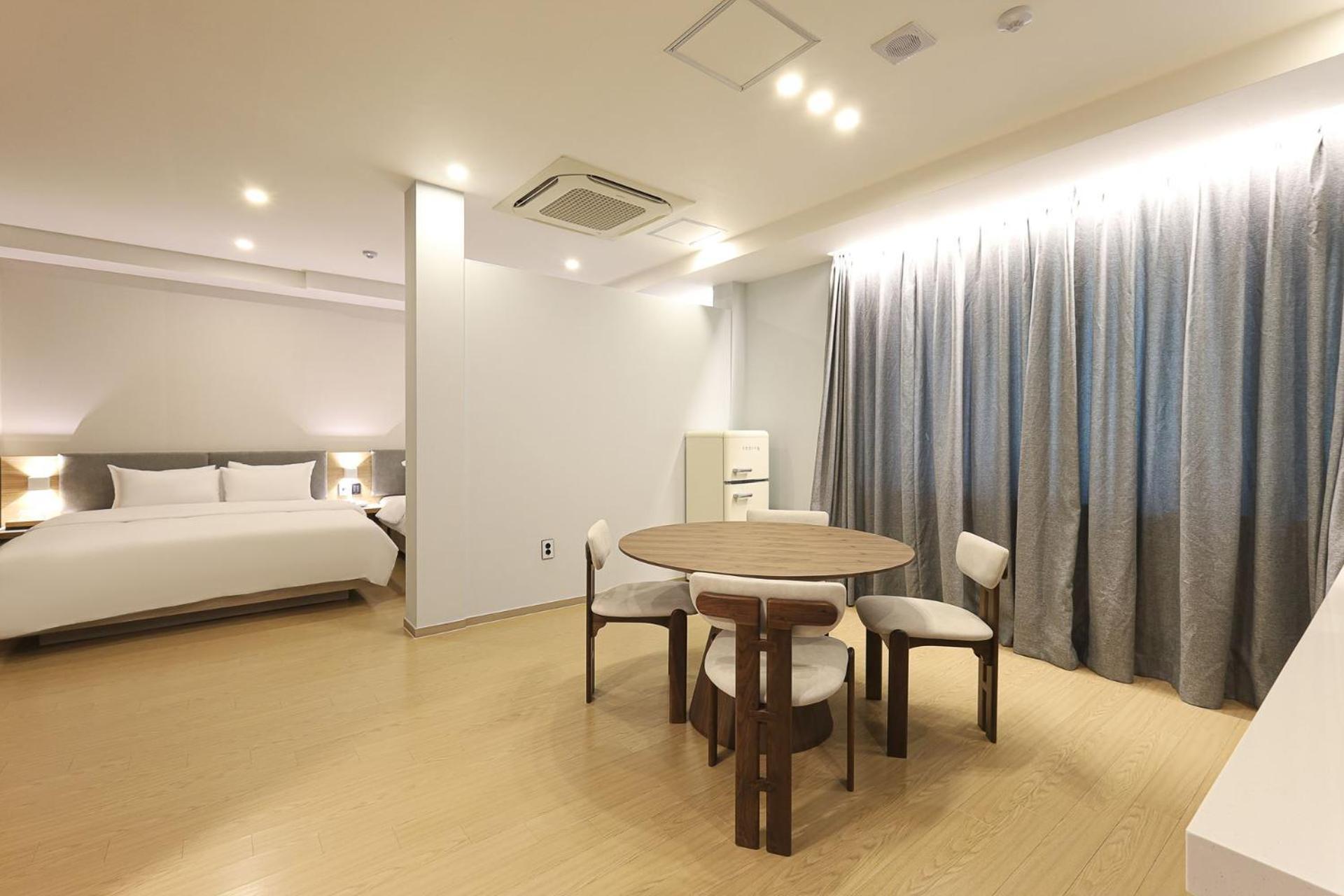 Hound Hotel Changwon Buitenkant foto