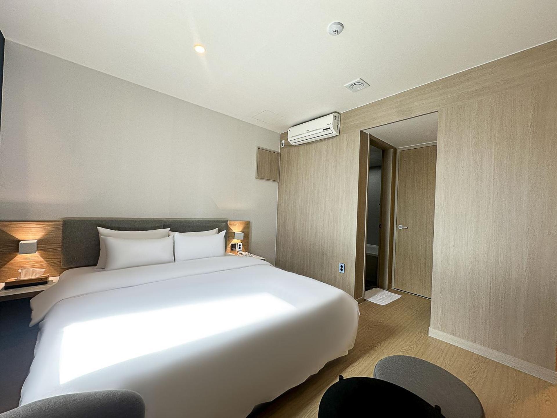 Hound Hotel Changwon Buitenkant foto