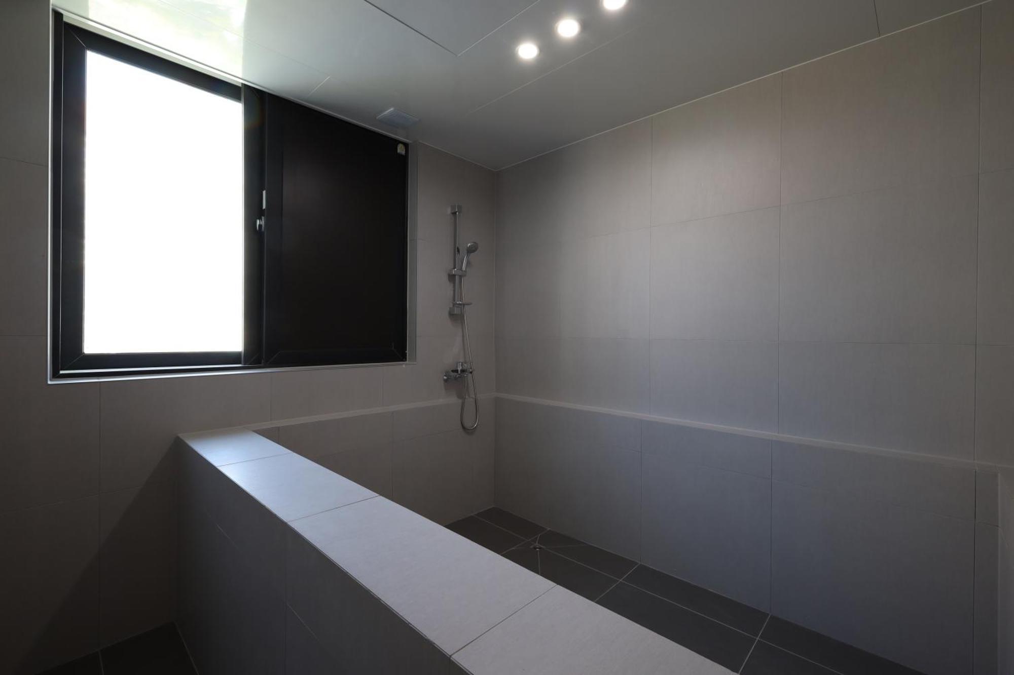 Hound Hotel Changwon Buitenkant foto