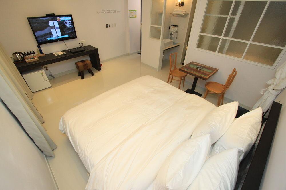 Hound Hotel Changwon Buitenkant foto