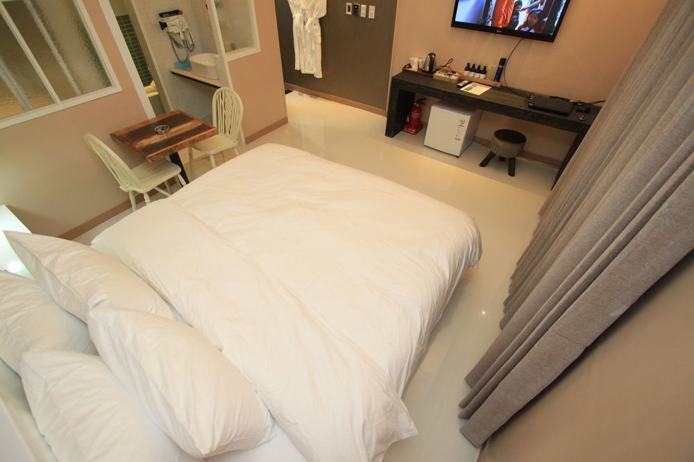 Hound Hotel Changwon Buitenkant foto