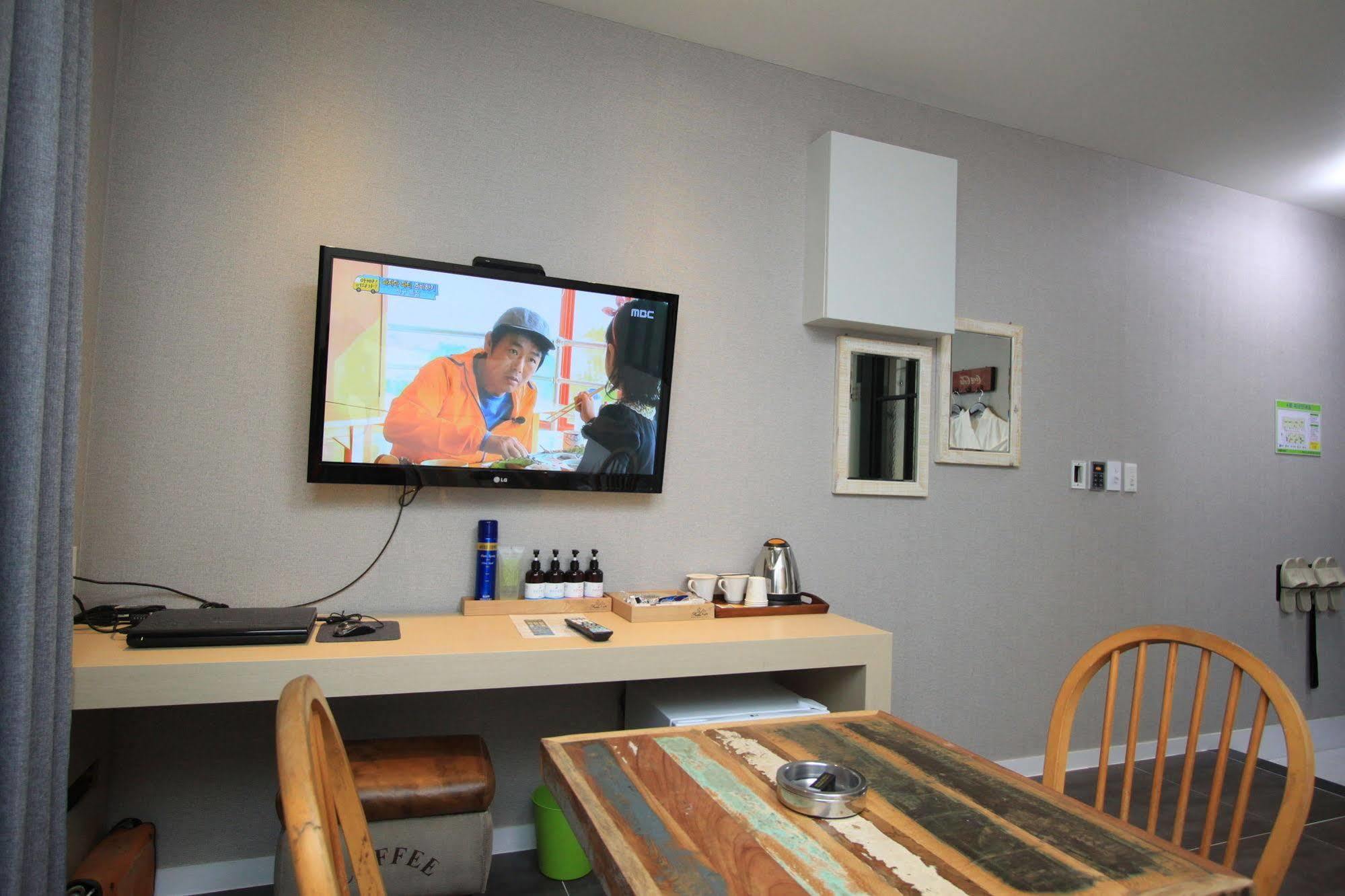 Hound Hotel Changwon Buitenkant foto