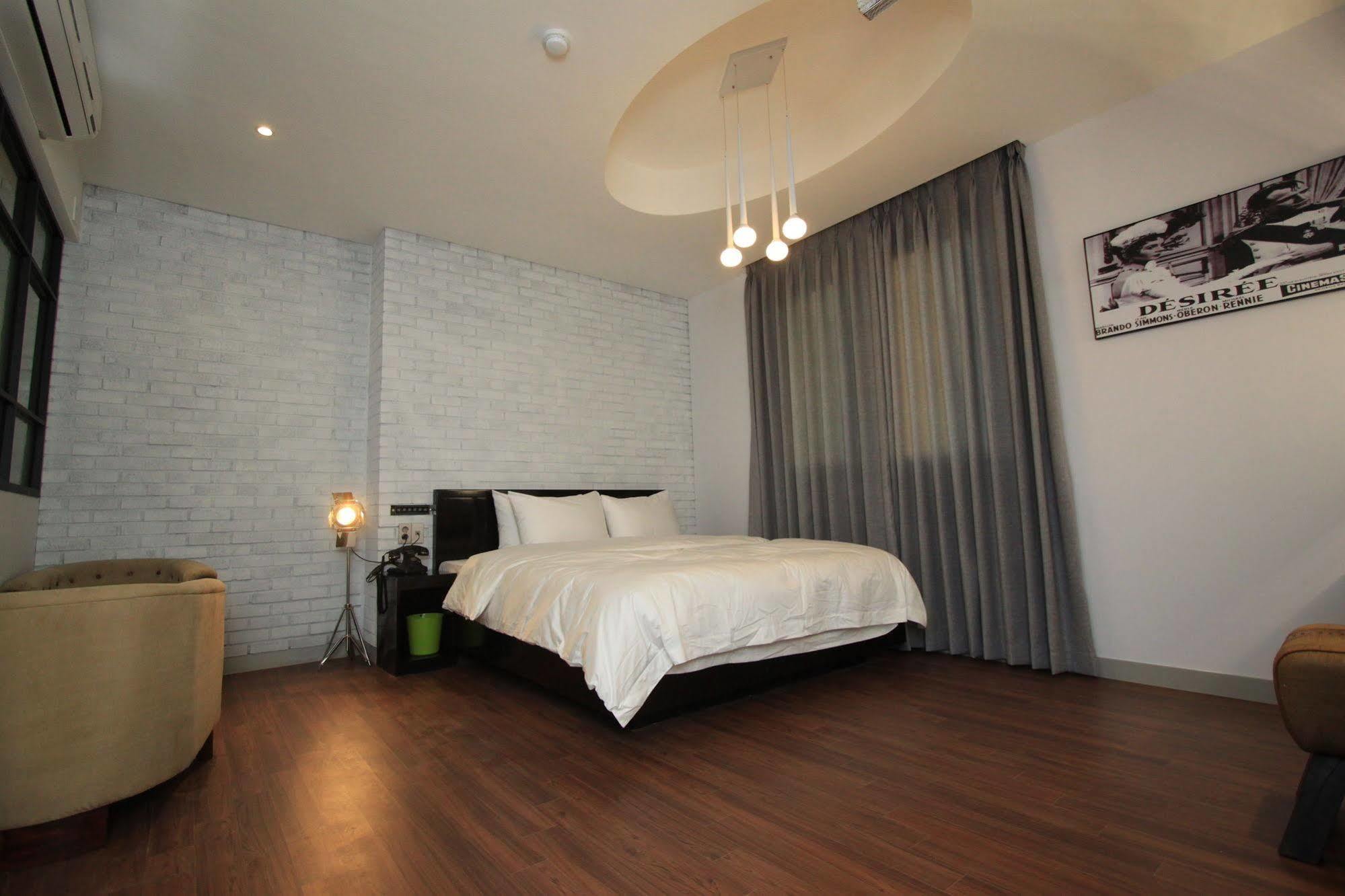 Hound Hotel Changwon Buitenkant foto