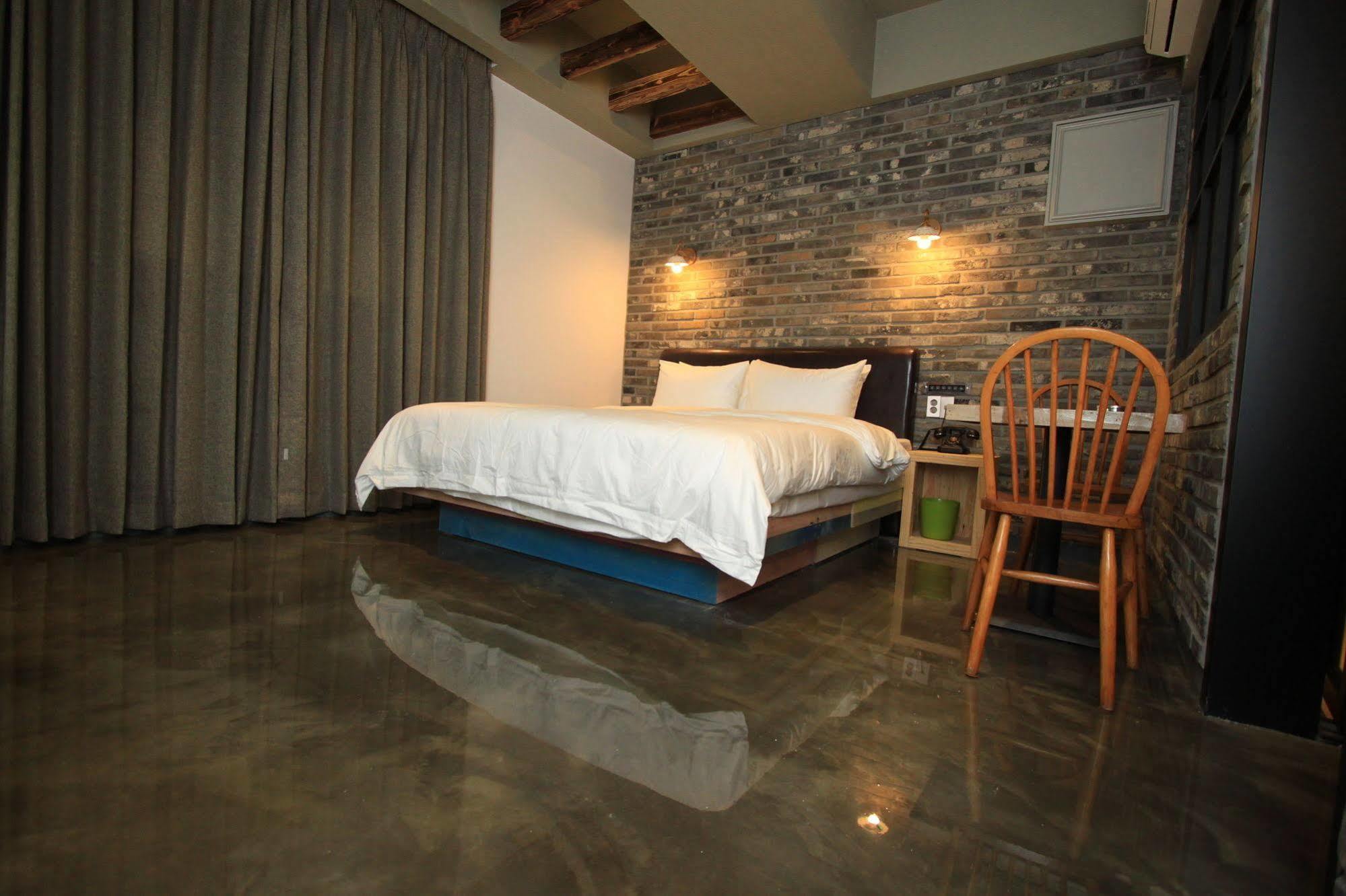 Hound Hotel Changwon Buitenkant foto