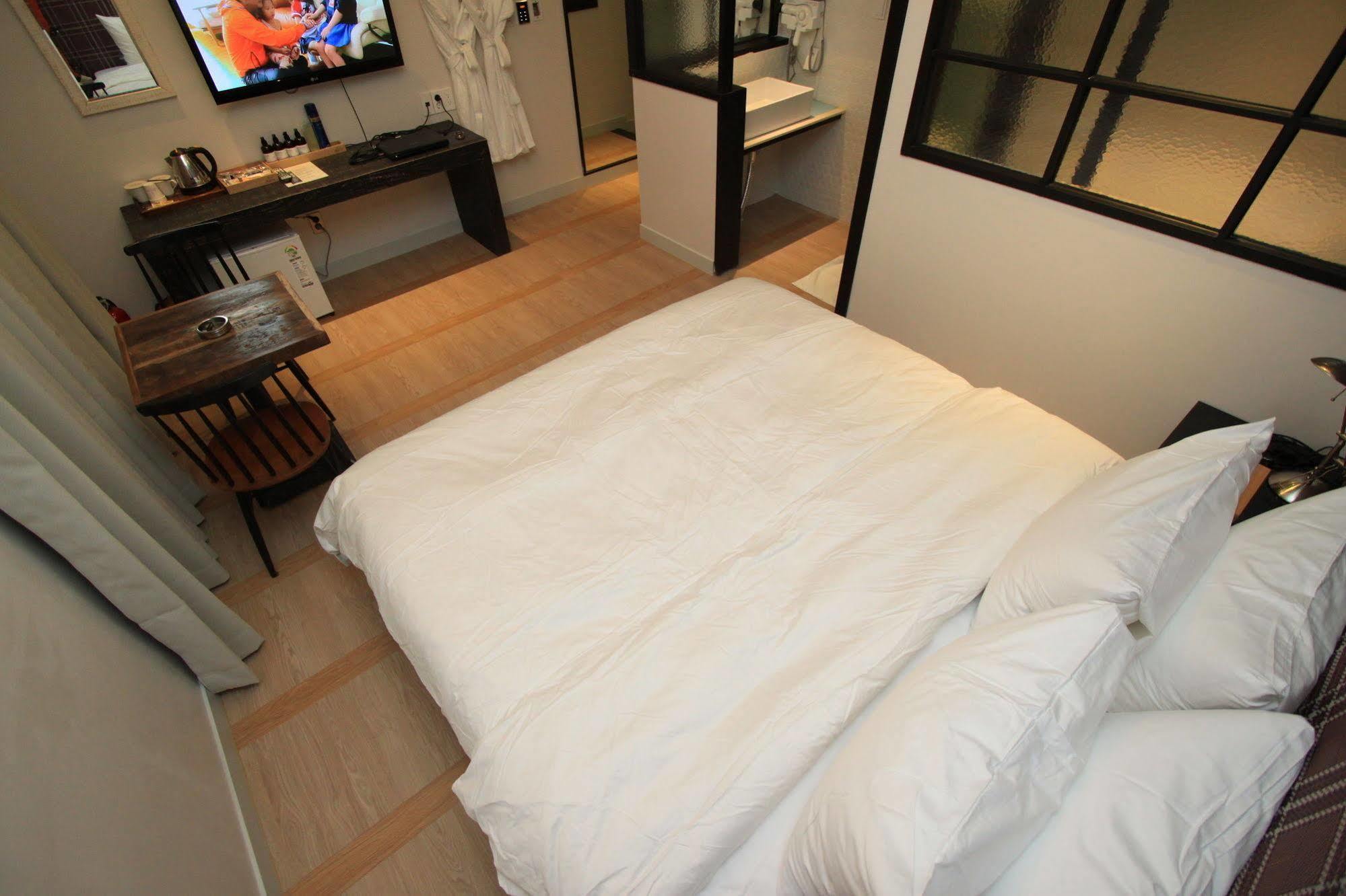 Hound Hotel Changwon Buitenkant foto