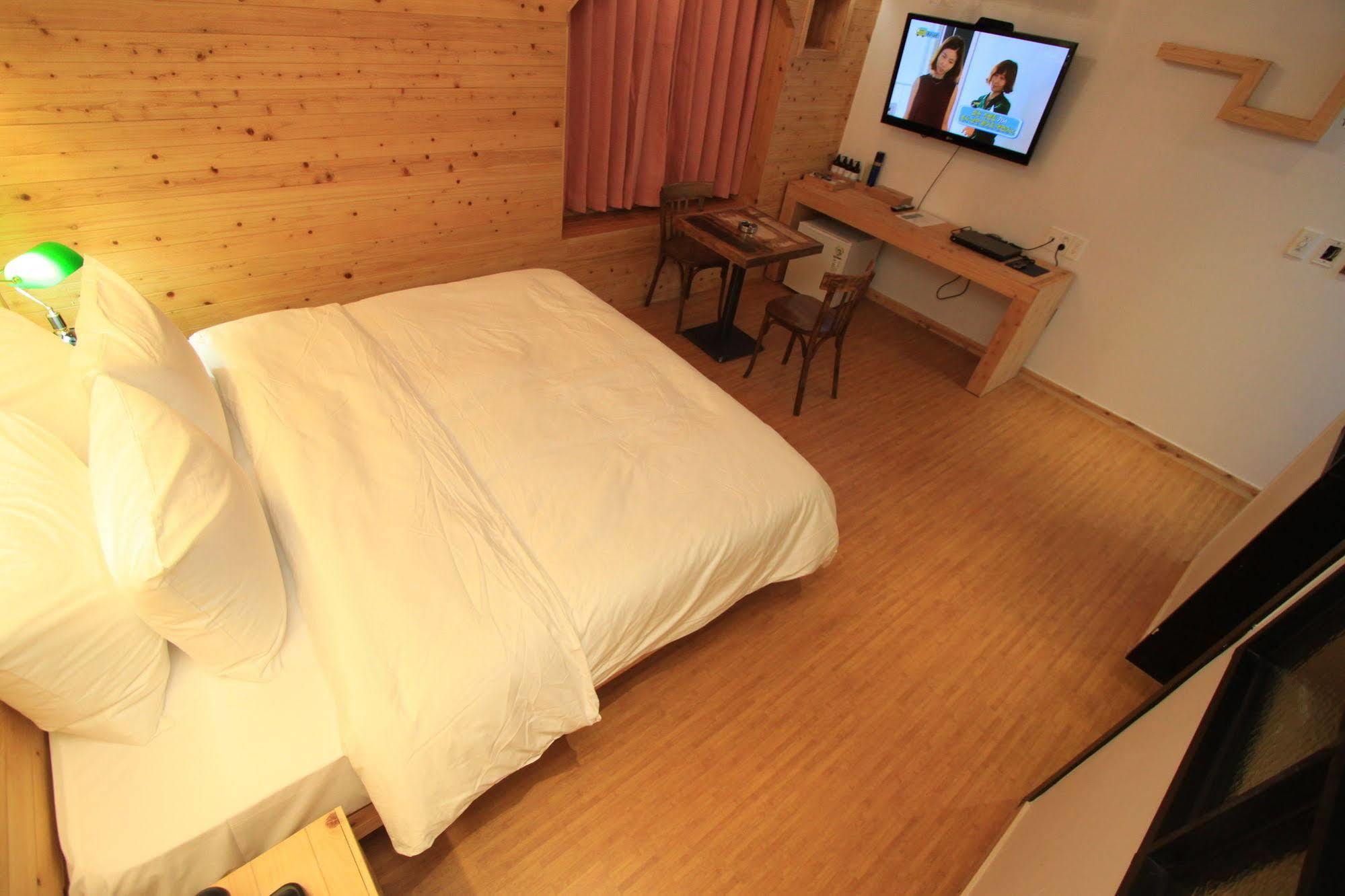 Hound Hotel Changwon Buitenkant foto