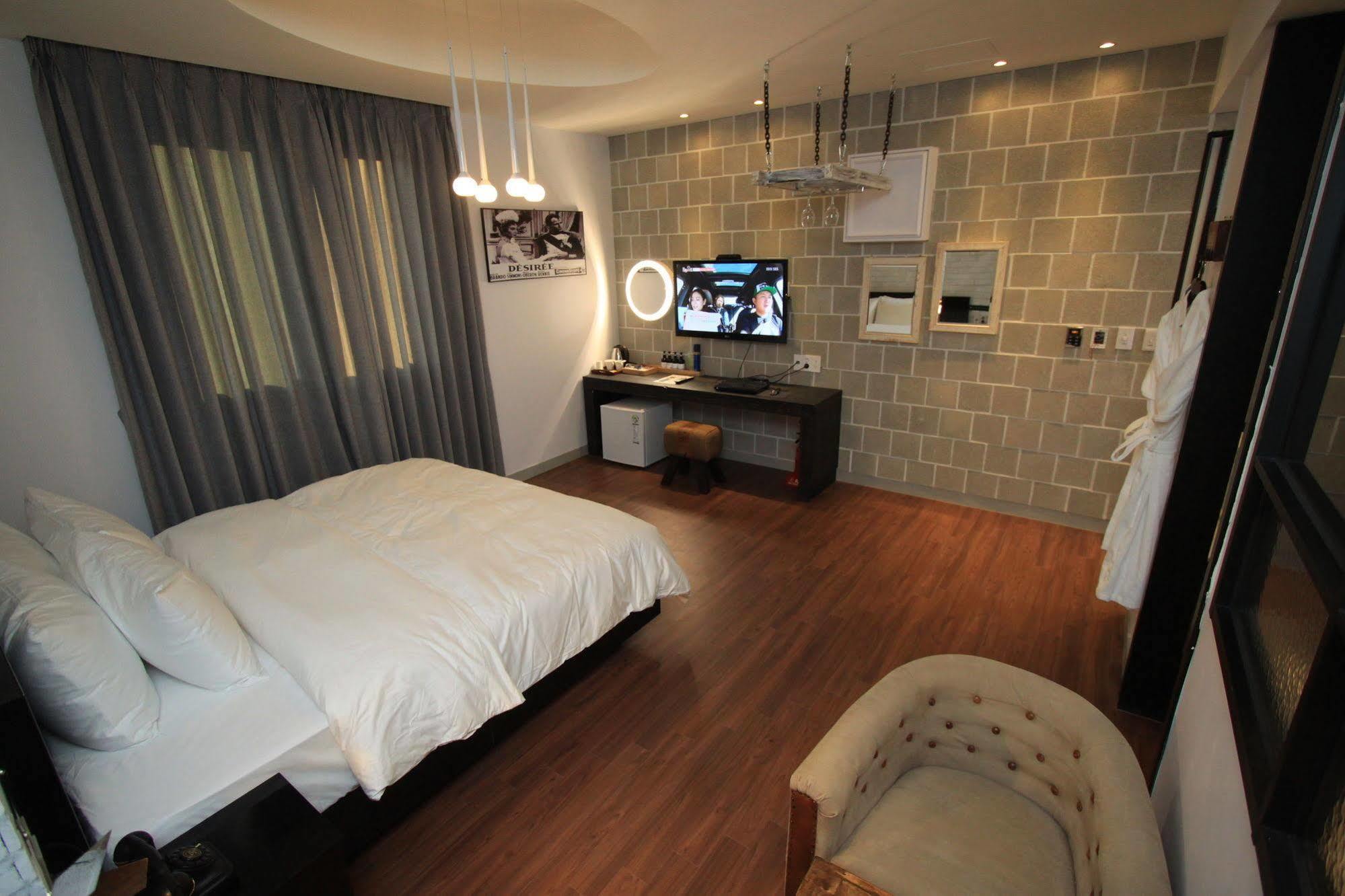 Hound Hotel Changwon Buitenkant foto